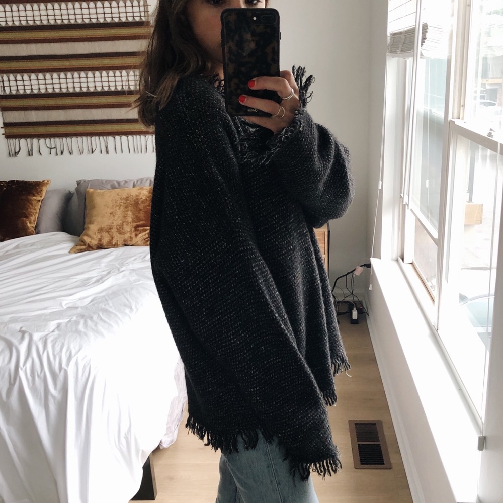 Isabel Marant • Oversized Chunky Fringe Sweater - Picture 8 of 8